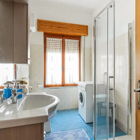 Di Buggerru-roomy With Balcony! *